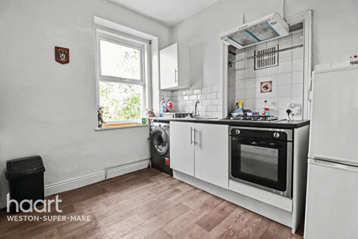 2 Bedroom Apartment For Sale In Milburn Road, Weston-Super-Mare, BS23