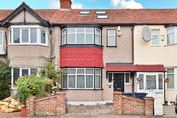 3 Bedroom Terraced House For Sale In Consfield Avenue, New Malden, KT3