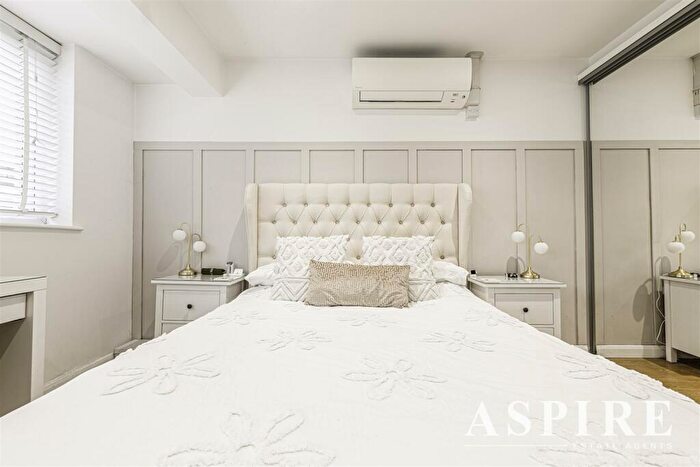 2 Bedroom Semi-Detached Bungalow For Sale In Karen Close, Benfleet, SS7