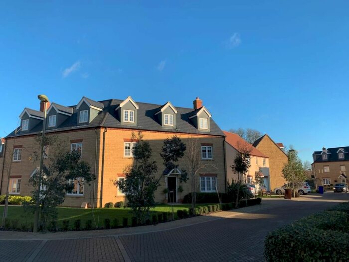 5 Bedroom Semi-Detached House To Rent In Redcar Road, Biceter, OX26