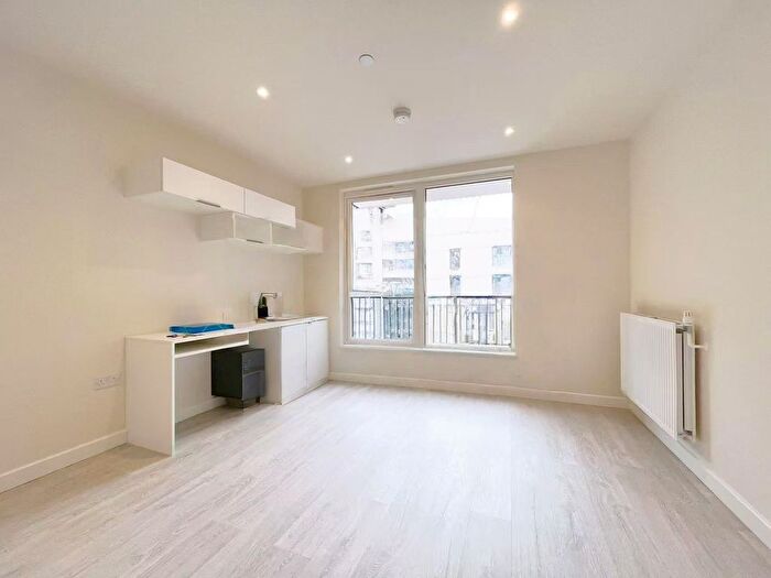 1 Bedroom Flat To Rent In Harrow View, Harrow, HA1