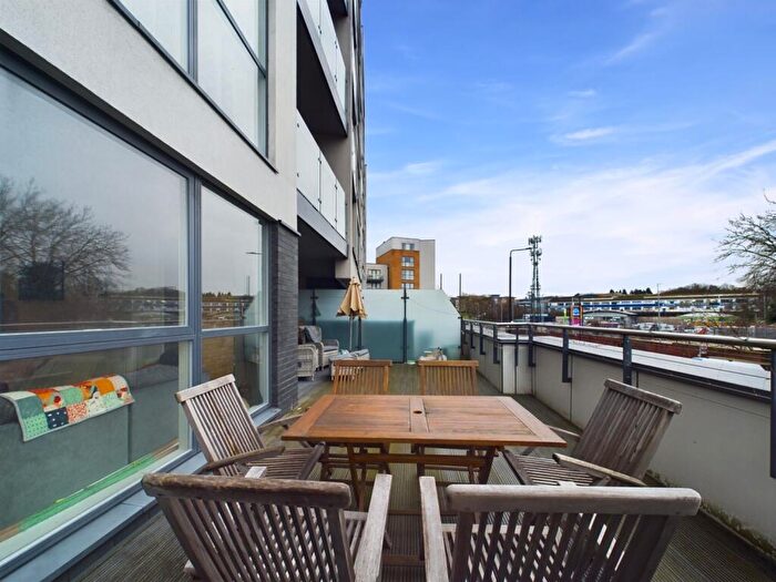 1 Bedroom Flat For Sale In Mill Court, A Station Road, London, N11