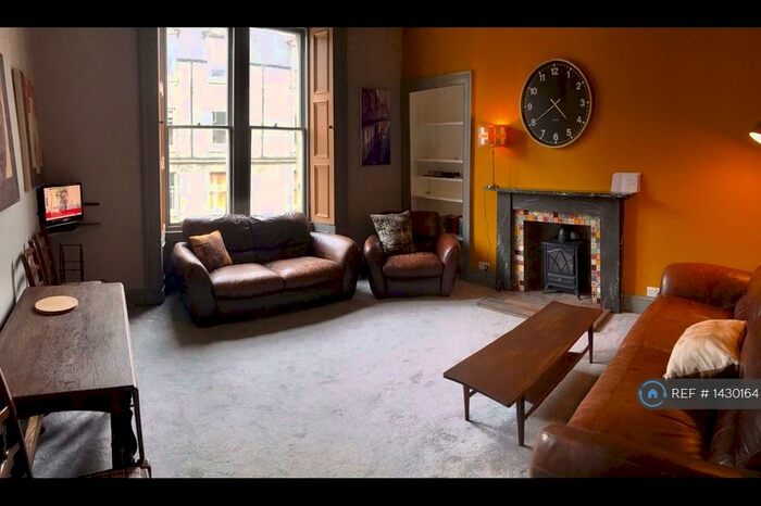 3 Bedroom Flat To Rent In Blackwood Crescent, Edinburgh, EH9