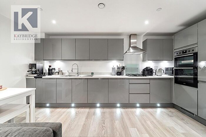 2 Bedroom Flat For Sale In Cavendish Road, Sutton, SM2