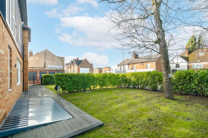 2 Bedroom Apartment To Rent In Brampton Grove, Hendon, London, NW4