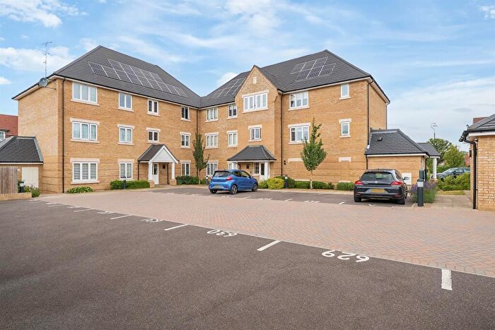 2 Bedroom Flat To Rent In Rochford Lodge, The Boulevard, Horsham, RH12