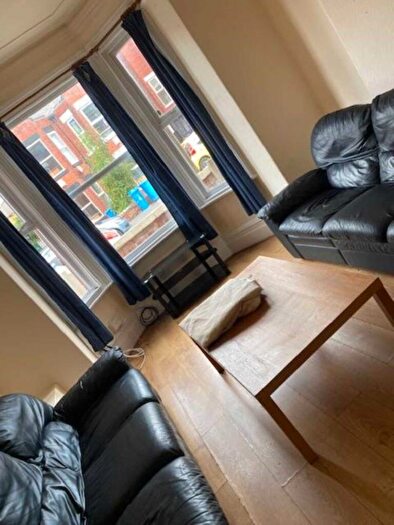 7 Bedroom Semi-Detached House To Rent In Granville Road, Fallowfield, M14