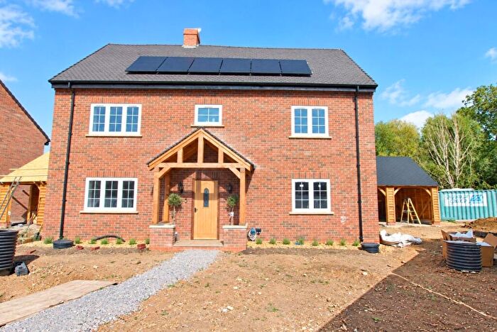 4 Bedroom Detached House For Sale In Milton Meadows, Milton Common, Thame, OX9