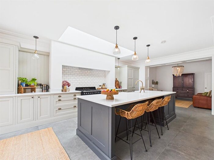 5 Bedroom Town House For Sale In Blundell Avenue, Porthcawl, CF36