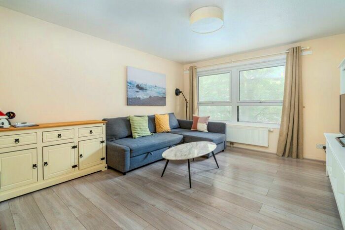 2 Bedroom Flat To Rent In Henderson Drive, St. John's Wood, London, NW8