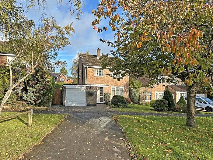 3 Bedroom Detached House For Sale In Daneshill, Redhill, RH1