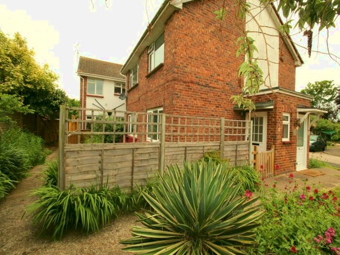 1 Bedroom Flat To Rent In Montpelier Road, East Preston, Littlehampton, West Sussex, BN16