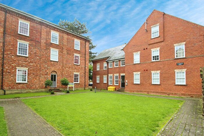 3 Bedroom Flat To Rent In Nelson Street, Buckingham, MK18