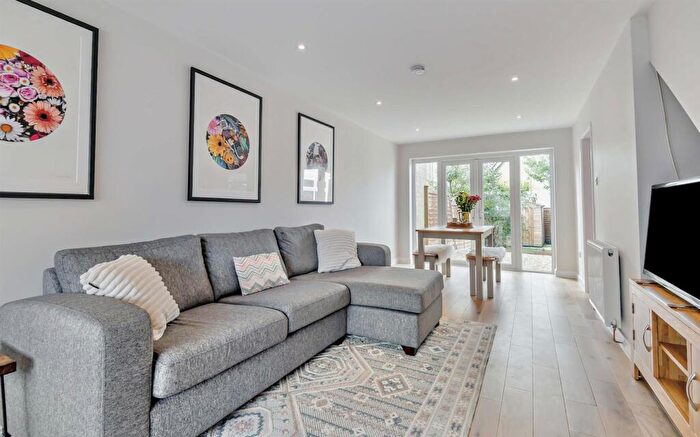 3 Bedroom Terraced House For Sale In Cirencester, GL7