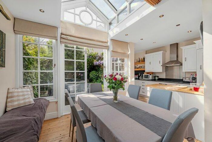 5 Bedroom Property To Rent In Hurlingham Road, London, SW6