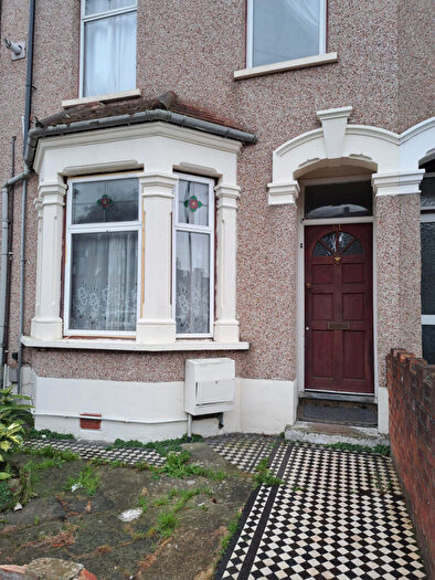 3 Bedroom End Of Terrace House To Rent In St Awdry Road, Barking, Essex, IG11
