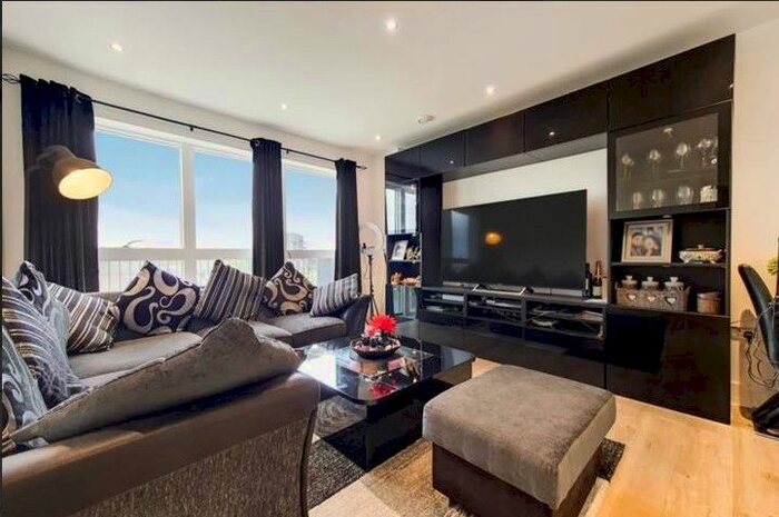 2 Bedroom Flat To Rent In Grove Court, Lyon Road, Harrow, Greater London, HA1