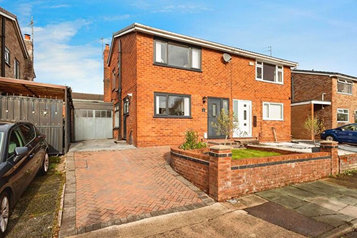 3 Bedroom Semi Detached House For Sale In Ardenfield, Haughton Green, Denton, M34