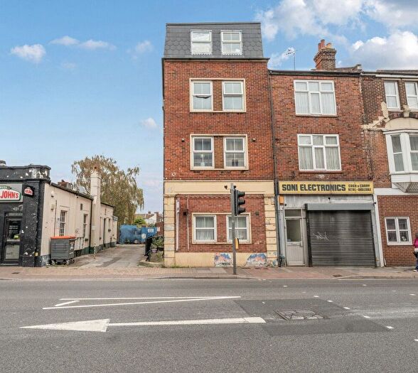 1 Bedroom Flat For Sale In Kingston Road, Portsmouth, Hampshire, PO2