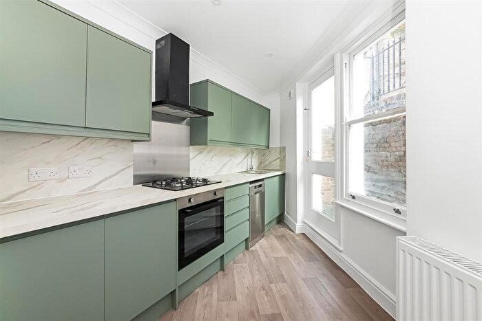 2 Bedroom House To Rent In Kirkside Road, London, SE3