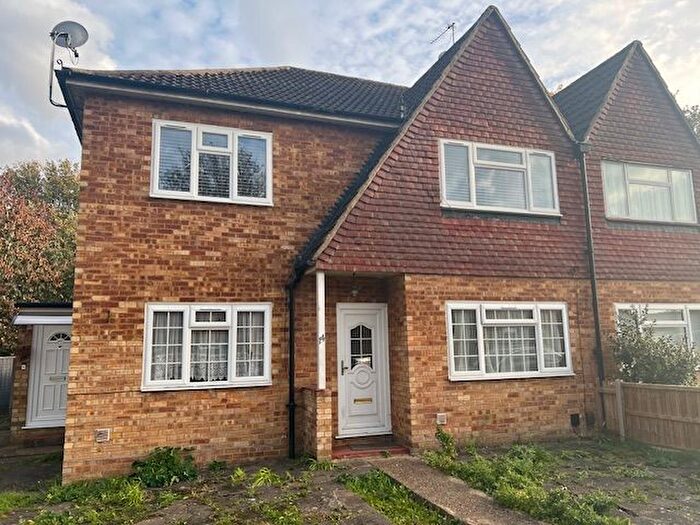 2 Bedroom Maisonette To Rent In Willow Tree Close, Ickenham, UB10