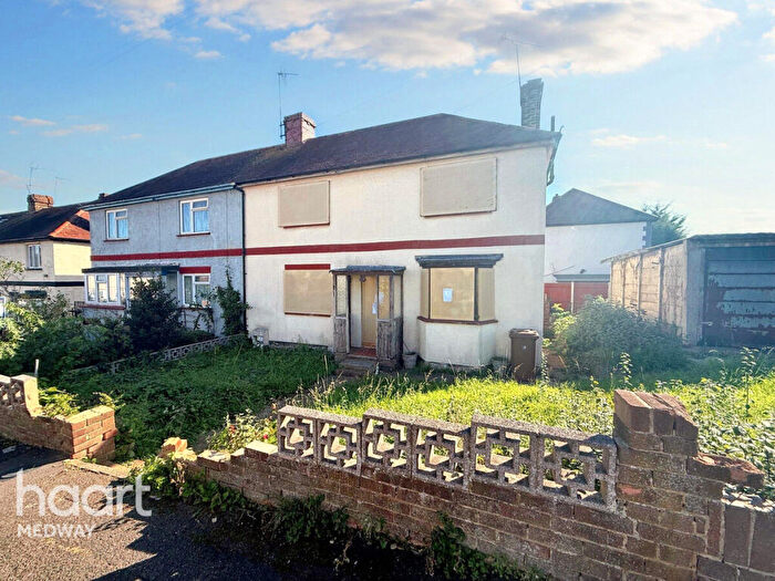 3 Bedroom Semi-Detached House For Sale In Pine Road, Rochester, ME2