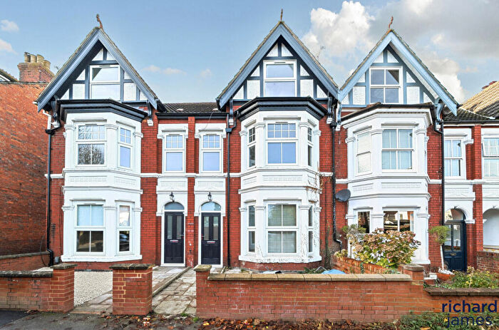 4 Bedroom Terraced House For Sale In Goddard Avenue, Swindon, SN1