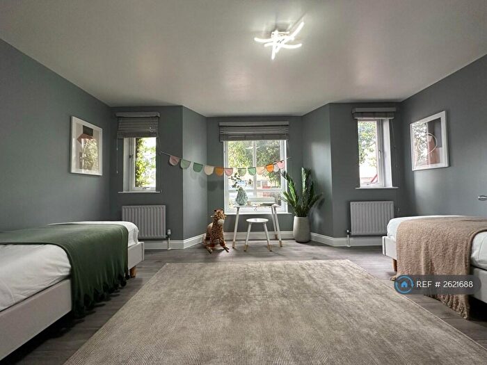 2 Bedroom Flat To Rent In Stafford Close, London, E17