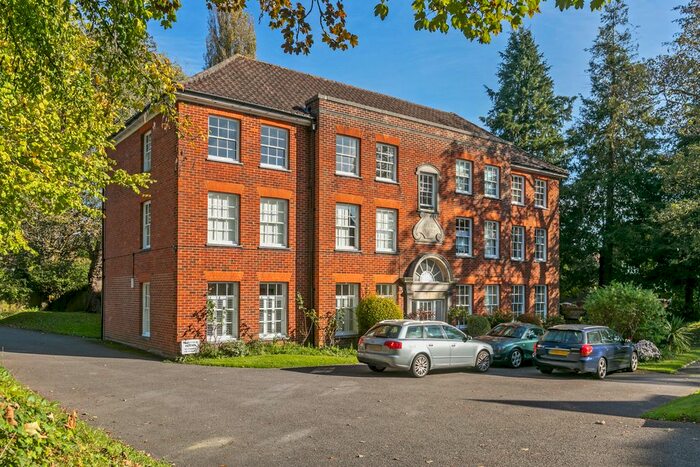 2 Bedroom Flat To Rent In St. Cross Road, St Cross, Winchester, SO23