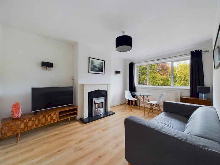 2 Bedroom Flat To Rent In Worsley Bridge Road, London, SE26