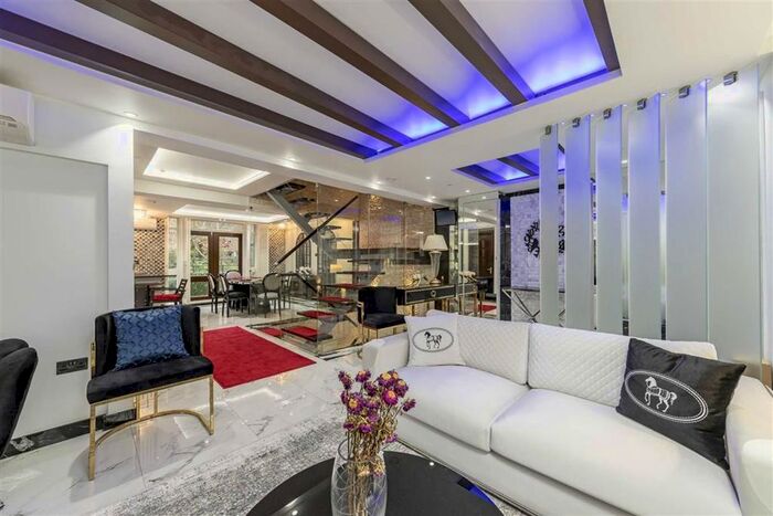 6 Bedroom Property To Rent In Cambridge Square, London, W2