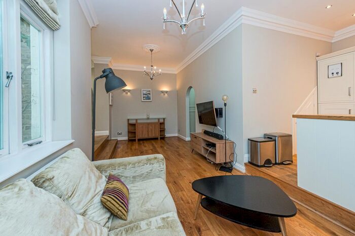 2 Bedroom Flat To Rent In Thurloe Street, London, SW7