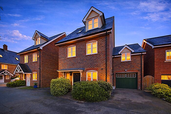 4 Bedroom Detached House For Sale In Adams Close, Wickhurst Green, RH12