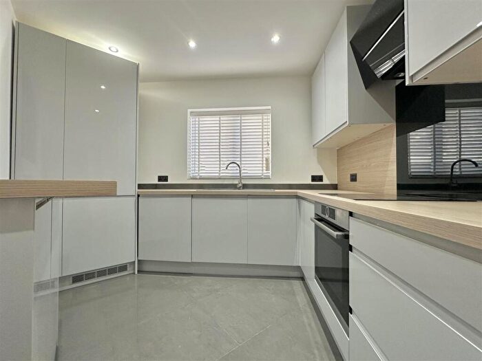 2 Bedroom Flat To Rent In Upton Close, Castle Donington, Derby, DE74