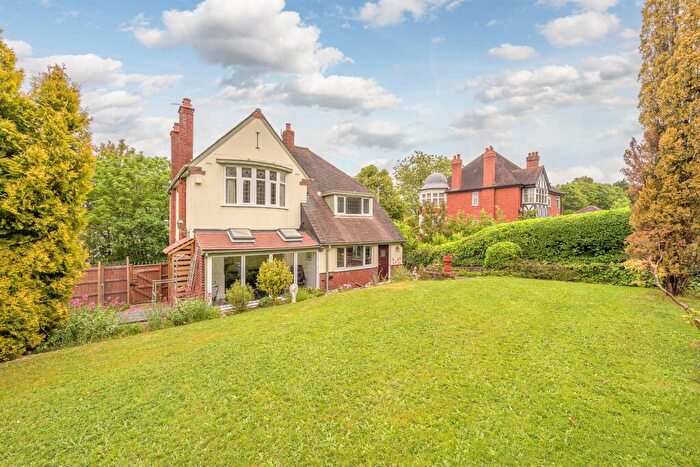 3 Bedroom Detached House For Sale In Tetherstones, Barrs Road, Cradley Heath, B64