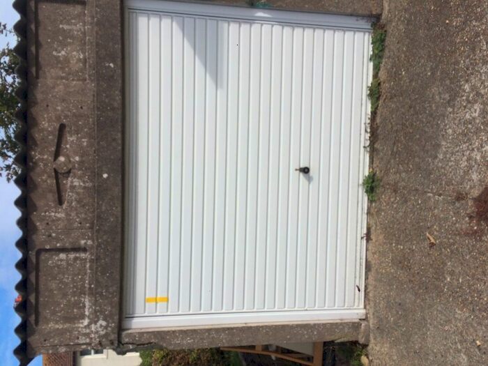 Parking/garage To Rent In Middle Road, Hastings, Hastings, TN35