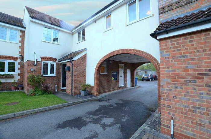 1 Bedroom Apartment To Rent In Holly Acre, Yateley, GU46