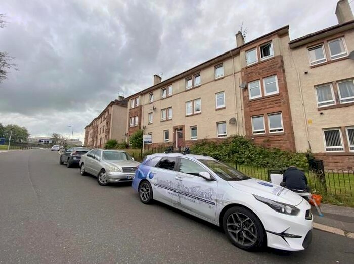 3 Bedroom Flat To Rent In Thrushcraig Crescent, Paisley, Renfrewshire, PA2