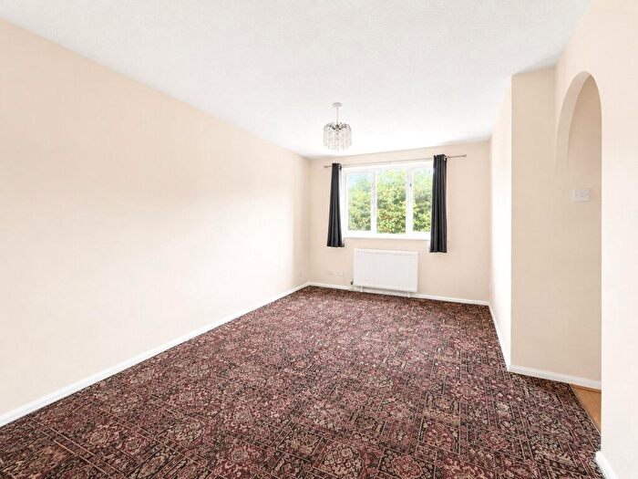 1 Bedroom Flat For Sale In Armoury Road, London, SE8