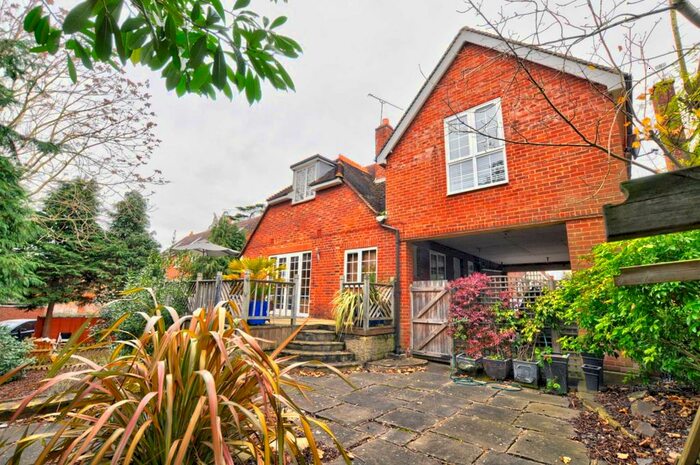 4 Bedroom Semi-Detached House To Rent In Grenfell Road, Maidenhead, SL6