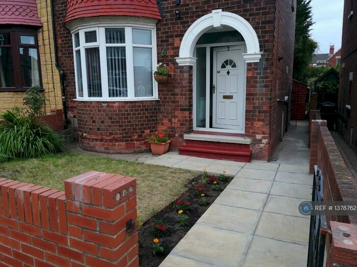 3 Bedroom Semi-Detached House To Rent In Larchfield Road, Doncaster, DN4