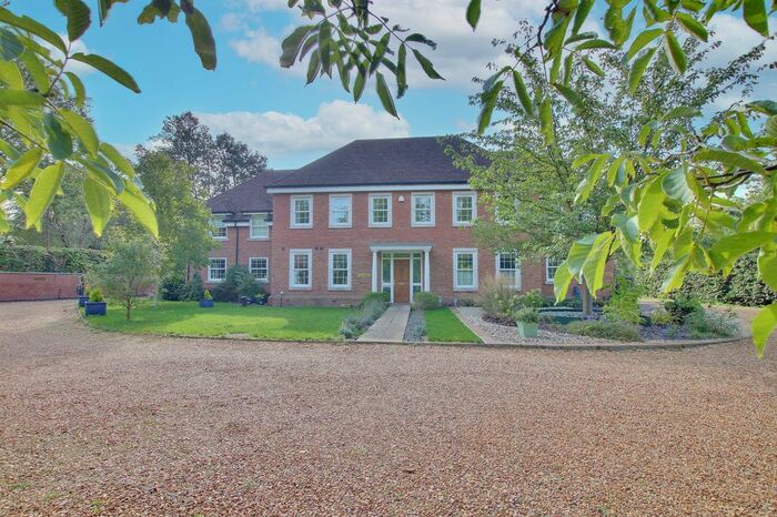 4 Bedroom Terraced House To Rent In Houghton Hill, Houghton, Cambs, PE28