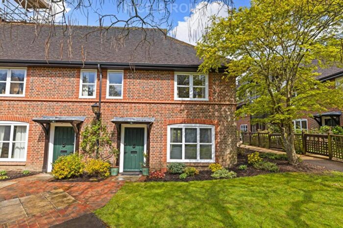 2 Bedroom Retirement Property For Sale In Mytchett Heath, Camberley, GU16