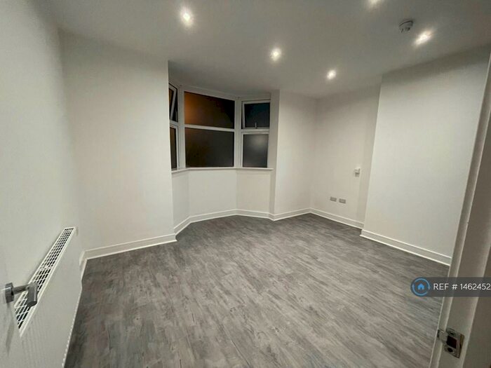 3 Bedroom Flat To Rent In Watson Road, Worksop, S80