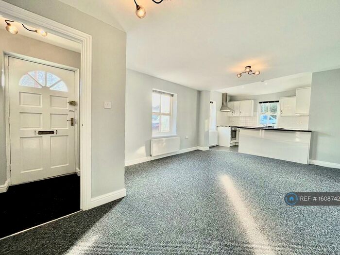 2 Bedroom Flat To Rent In Millers Lane, Norwich, NR3