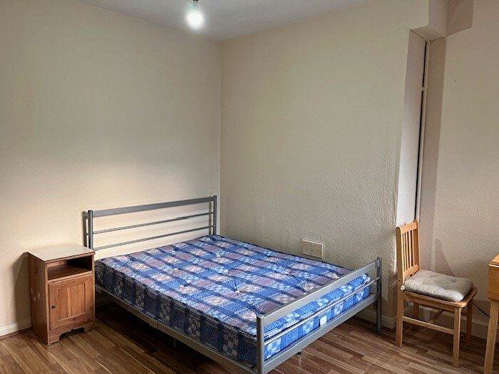 Studio To Rent In High Street, Ruislip, HA4