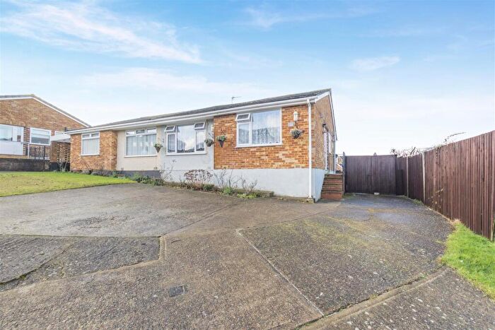 2 Bedroom Semi-Detached Bungalow For Sale In Park Way, Coxheath, Maidstone, ME17
