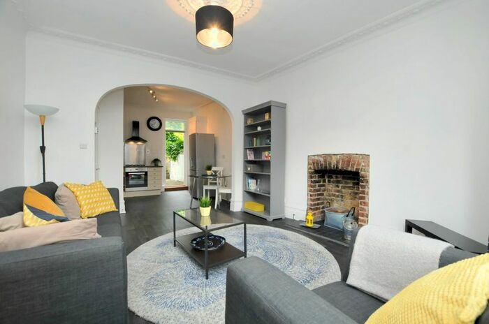 1 Bedroom Flat To Rent In Cheverton Road, Archway, N19
