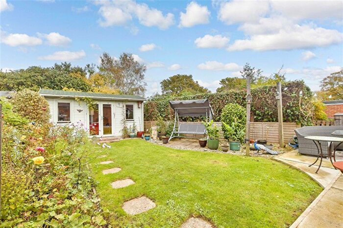 3 Bedroom Chalet For Sale In Luxford Drive, Crowborough, East Sussex, TN6
