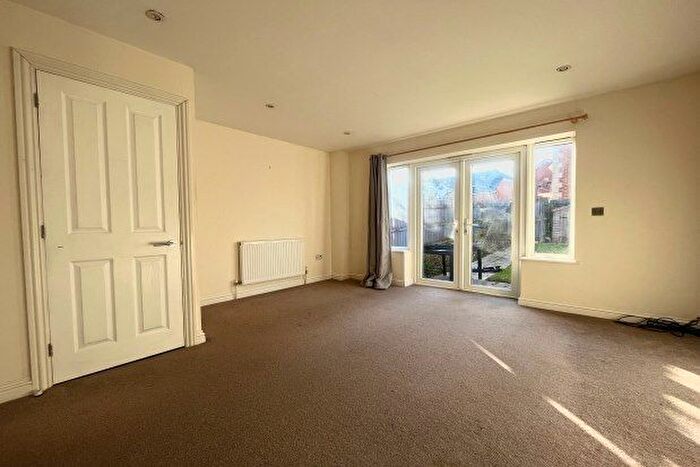 3 Bedroom Property To Rent In Green Road, Swindon, SN2